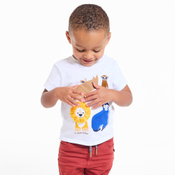 تيشيرت برسوم حيوانات صغيرة بارزة باللون الأبيض للأولاد الصغار